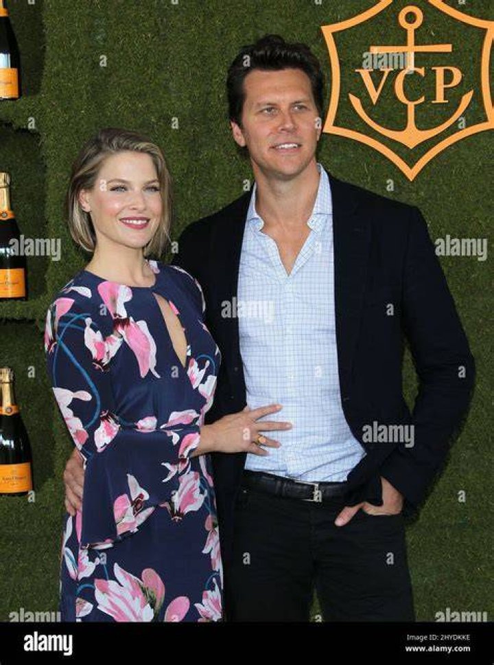 Ali Larter, Hayes MacArthur's Wife