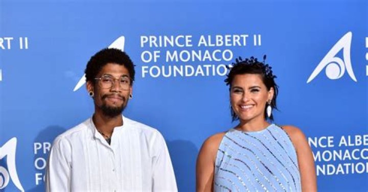 Hodgy Beats, Nelly Furtado's Boyfriend