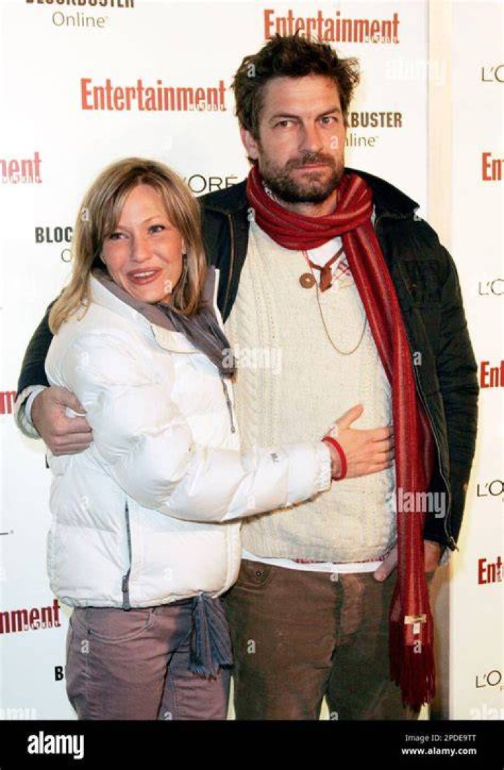 Who is Joey Lauren Adams Dating – Joey Lauren Adams's Boyfriend & Exes
