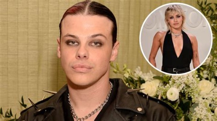 Yungblud’s Girlfriend: Who is Yungblud Dating?